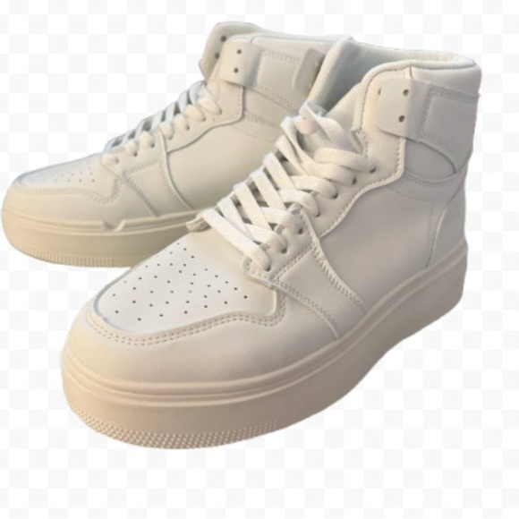 PrettyLittleThing White Hightop Chunky Sole Platform Sneakers US Size 9 NWOB! - Picture 1 of 8
